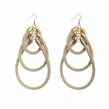 Cargar imagen en el visor de la galería, Woven Wire Mambo Queen | Gold