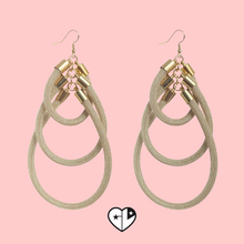 Cargar imagen en el visor de la galería, Woven Wire Mambo Queen | Gold